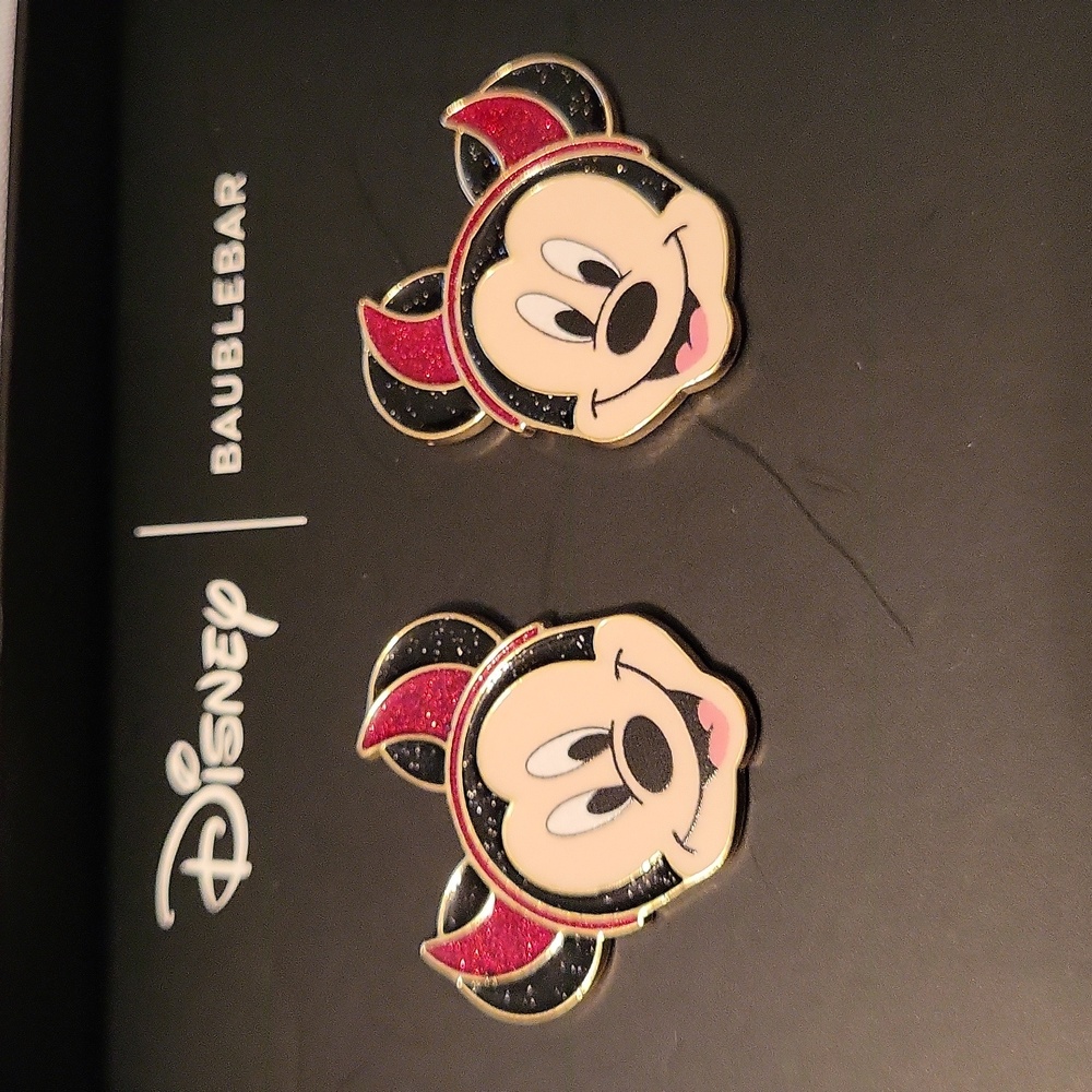 Mickey Mouse with devil horn BNIB